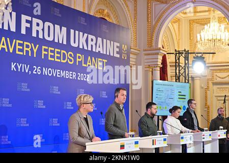Die Initiative „Getreide aus der Ukraine“ betont die globale Rolle der Ukraine und ihrer Partner bei der Gewährleistung der Welternährungssicherheit – der ukrainische Präsident Zelensky nach dem Internationalen Gipfel zur Ernährungssicherheit. Stockfoto