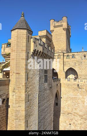 Olite, Spanien - 31. August 2022: Palast der Könige von Navarra von Olite, Olite, Navarra Stockfoto