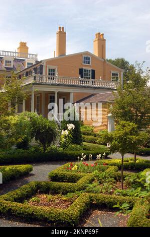 Das Longfellow House zeigt einen wunderschönen Garten im Hinterhof Stockfoto
