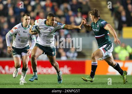 Leicester, Großbritannien. 27.. November 2022. Will Joseph of London Irish gibt beim Gallagher Premiership-Spiel Leicester Tigers vs London Irish auf der Mattioli Woods Welford Road, Leicester, Vereinigtes Königreich, 27.. November 2022 (Foto von Nick Browning/News Images) in Leicester, Vereinigtes Königreich, am 11./27. November 2022 die Hände weg. (Foto von Nick Browning/News Images/Sipa USA) Guthaben: SIPA USA/Alamy Live News Stockfoto