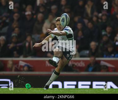 Leicester, Großbritannien. 27.. November 2022. Paddy Jackson of London Irish kicks für Posts während des Gallagher Premiership-Spiels Leicester Tigers vs London Irish in Mattioli Woods Welford Road, Leicester, Vereinigtes Königreich, 27.. November 2022 (Foto von Nick Browning/News Images) in Leicester, Vereinigtes Königreich, 11/27/2022. (Foto von Nick Browning/News Images/Sipa USA) Guthaben: SIPA USA/Alamy Live News Stockfoto