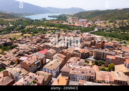 Luftbild der Stadt Puebla de Segur. Spanien Stockfoto