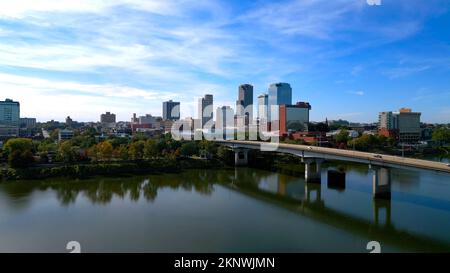 Skyline von Little Rock die Hauptstadt von Arkansas - LITTLE ROCK, USA - 06. NOVEMBER 2022 Stockfoto