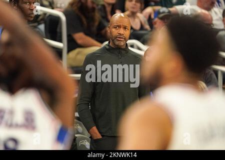 Orlando, Florida, USA, 27. November 2022, Orlando Magic Head Coach Jamah Mosley im Amway Center. (Foto: Marty Jean-Louis) Stockfoto