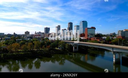 Skyline von Little Rock die Hauptstadt von Arkansas - LITTLE ROCK, USA - 06. NOVEMBER 2022 Stockfoto