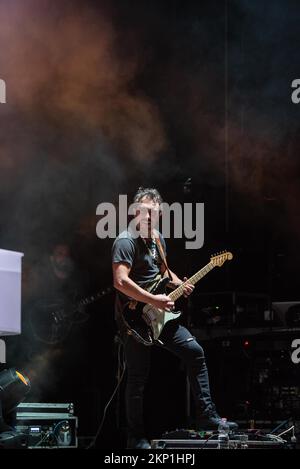 22. November 2022, Neapel, Neapel, Italien: Italienischer Sänger Marco Masini in einem Konzert im Augusteo-Theater in Neapel für die „T“ Innamorerai Di Noi Tour“ (Kreditbild: © Lorenza Calafati/Pacific Press via ZUMA Press Wire) Stockfoto