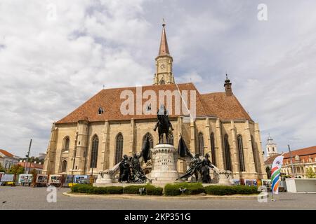 Mathias-Rex-Statue vor der Kirche St. Michaels am Unirii-Platz, Cluj-Napoca, Rumänien Stockfoto