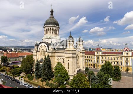 Dormition der orthodoxen Theotokos-Kathedrale auf dem Avram Iancu-Platz, Cluj-Napoca, Rumänien Stockfoto