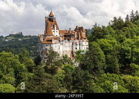 Schloss Bran, bekannt als Draculaschloss, im Dorf Bran, Siebenbürgen, Rumänien Stockfoto