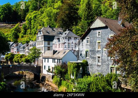 Stadt Monschau über dem Rur in Nordrhein-Westfalen Stockfoto