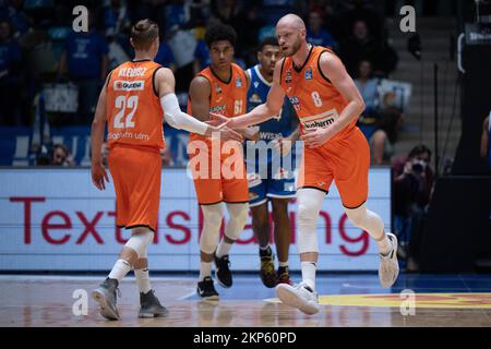 27. November 2022, Hessen, Frankfurt/Main: Basketball: Bundesliga, Fraport Frankfurt - ratiopharm Ulm, Hauptrunde, Matchday 8, Fraport Arena. Ulm ist Robin Christen. Foto: Sebastian Gollnow/dpa Stockfoto