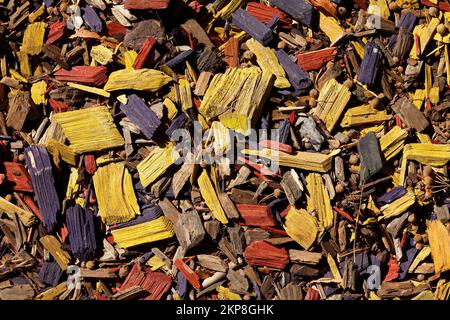 Holzspäne, Holzspäne, bunter Rindenmulch, Bodenbeläge, Tapeten, Deutschland, Europa Stockfoto