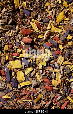 Holzspäne, Holzspäne, bunter Rindenmulch, Bodenbeläge, Tapeten, Deutschland, Europa Stockfoto