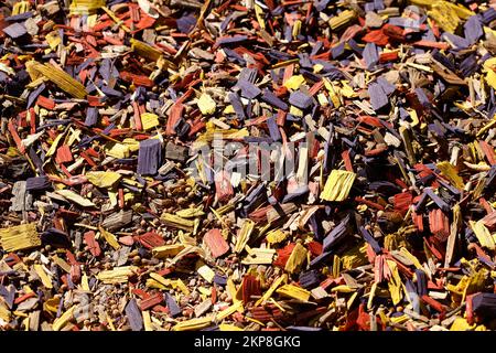 Holzspäne, Holzspäne, bunter Rindenmulch, Bodenbeläge, Tapeten, Deutschland, Europa Stockfoto