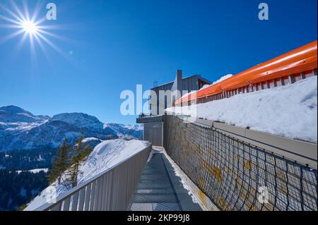 Gebirgshaus auf dem Jenner-Berg im Winter, Schönau am Königssee, Berchtesgaden-Nationalpark, Oberbayern, Bayern, Deutschland, Europa Stockfoto