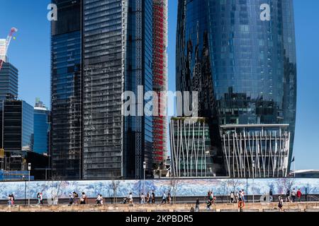 Sydney, Australien, 11.. Oktober 2022. Allgemeine Ansichten über das Barangaroo-Entwicklungsprojekt und den Barangaroo Walkway, Sydney. Stockfoto