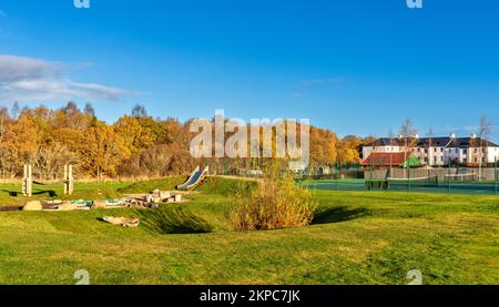 Tornagrain Inverness Schottland ein geplantes Dorf, Tennisplätze und Spielplatz Stockfoto