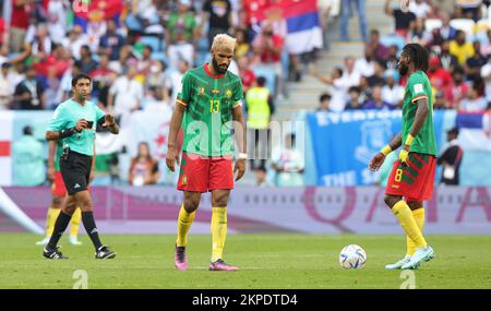Doha, Katar. 28.. November 2022. firo : 28.11.2022, Fußball, FIFA WELTMEISTERSCHAFT 2022 KATAR, Weltmeisterschaft 2022 Katar, Weltmeisterschaft 2022 Katar, Gruppenbühne, Gruppe G, Spiel 29, Kamerun - Serbielle Enttäuschung nach Tor 1:3, Eric Maxim Choupo-Moting und Frank Anguissa, Kamerun Credit: dpa Picture Alliance/Alamy Live News Stockfoto