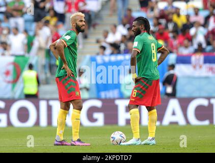 Doha, Katar. 28.. November 2022. firo : 28.11.2022, Fußball, FIFA WELTMEISTERSCHAFT 2022 KATAR, Weltmeisterschaft 2022 Katar, Weltmeisterschaft 2022 Katar, Gruppenbühne, Gruppe G, Spiel 29, Kamerun - Serbielle Enttäuschung nach Tor 1:3, Eric Maxim Choupo-Moting und Frank Anguissa, Kamerun Credit: dpa Picture Alliance/Alamy Live News Stockfoto
