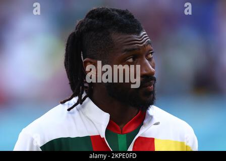 Al Wukair, Katar. 28.. November 2022. Andre-Frank Anguissa aus Kamerun während des Spiels der FIFA-Weltmeisterschaft 2022 im Al Janoub Stadium, Al Wukair. Der Bildausdruck sollte lauten: David Klein/Sportimage/Alamy Live News Credit: Sportimage/Alamy Live News Stockfoto