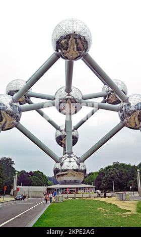 Die repräsentative Struktur eines Eisenkristalls vergrößerte sich 165 Milliarden Mal, Belgien Stockfoto