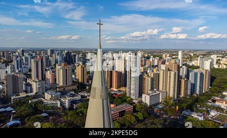 Kathedrale von Maringá, Postkarte der Stadt im Norden von Paraná, Staat im Süden Brasiliens. Stockfoto