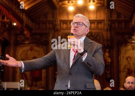 Brüssel, Belgien. 28.. November 2022. Jacek Jaskowlak, das am Montag, den 28. November 2022, im Brüsseler Rathaus auf dem Investitionsforum 2022 in Kiew abgebildet ist. Das Forum wird Finanzinstitute und private Investoren zusammenbringen, um einen Plan für die Erholung und Modernisierung der ukrainischen Hauptstadt Kiew zu entwickeln. BELGA FOTO HATIM KAGHAT Kredit: Belga News Agency/Alamy Live News Stockfoto