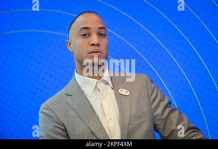 Pascal Martinot-Lagarde, französischer Olympiasieger, Spezialist für die 110 Meter langen Hürden während der Pressekonferenz zur Eröffnung der Ticketkampagne für die Olympischen Spiele 2024 in Paris am 28. November 2022 im Salon Gustave Eiffel, Eiffelturm. Foto: Tomas Stevens/ABACAPRESS.COM Stockfoto
