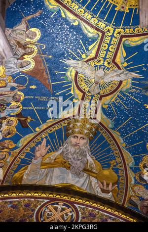 Heilige dreifaltigkeit. Heiliger Geist und Gott der Vater. Details der Mosaiken Christus in Ruhm in der Basilika des Heiligen Herzens (Basilique du Sacre Coeur). Paris, Frankreich. Stockfoto