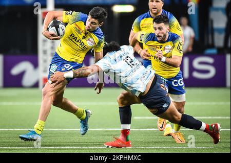 Nanterre, Frankreich, Frankreich. 27.. November 2022. Kevin VIALLARD von Clermont und Bautista DELGUY von Clermont während des TOP 14 Spiels zwischen Racing 92 und ASM Clermont Auvergne in der Paris La Defense Arena am 27. November 2022 in Nanterre bei Paris, Frankreich. (Kreditbild: © Matthieu Mirville/ZUMA Press Wire) Stockfoto