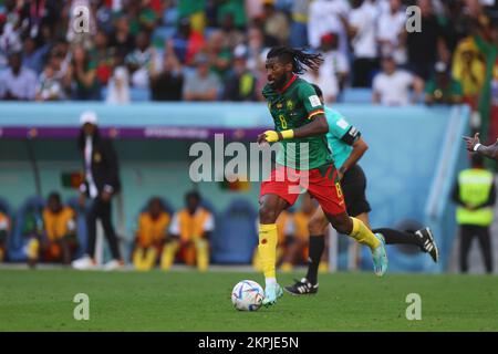 Al-Wakrah, Katar. 28.. November 2022. Andre-Frank Zambo Anguissa (CMR) Fußball : FIFA Weltmeisterschaft Katar 2022 Gruppe G Spiel zwischen Kamerun 3-3 Serbien im Al Janoub Stadion in Al Wakrah, Katar . Kredit: Naoki Morita/AFLO SPORT/Alamy Live News Stockfoto