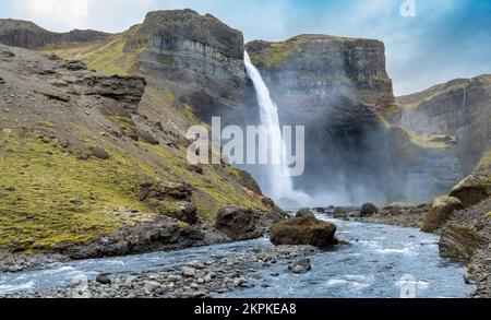 Haifoss-Wasserfall in Südisland Stockfoto