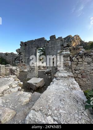 Römischer Tempel, Olympos Ruinen, Cirali, Kemer, Antalya, Anatolien, Türkei Stockfoto