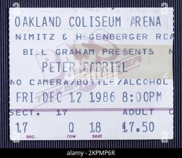 Oakland, Kalifornien - 12. Dezember 1986 - Kartenabschnitt für Peter Gabriel in so Album Tour in der Oakland Coliseum Arena Stockfoto