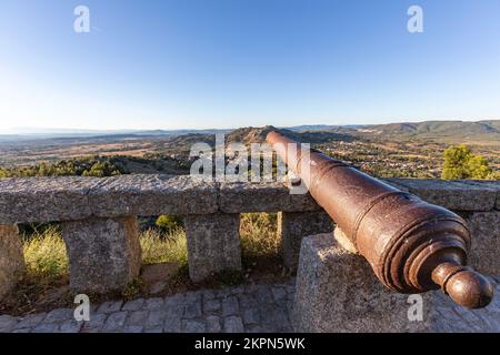 Bulwark in Monsanto (Idanha-a-Nova), Idanha-a-Nova, Bezirk Castelo Branco, Portugal. Stockfoto