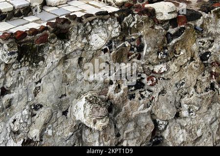 Fragment des Großen Tempels (Templo Mayor). Schädelgestell. Details der antiken azteken-Ruinen. Reisefoto. Struktur der alten Mauern. Mexiko-Stadt. (1) Stockfoto