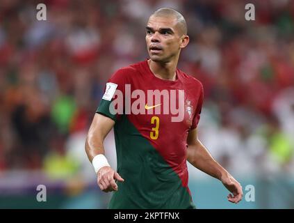 Doha, Katar. 28.. November 2022. Pepe von Portugal während des Spiels der FIFA-Weltmeisterschaft 2022 im Lusail-Stadion in Doha. Der Bildausdruck sollte lauten: David Klein/Sportimage Credit: Sportimage/Alamy Live News Stockfoto