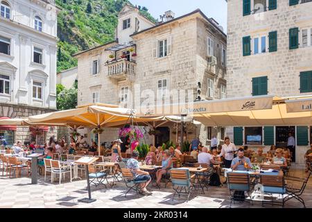 La Piazzetta Restaurant, St. Luca's Square, Altstadt, Kotor, Dalmatien, Montenegro Stockfoto