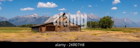 Vormittag im Moulton Barn, Mormon Row Historic District, Tetons National Park, Moran, Wyoming, USA. Stockfoto