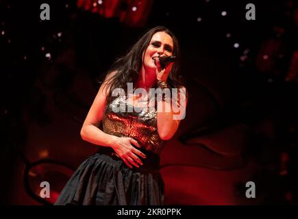 In Temptation (Sharon den Adel) Live-Konzert auf der Worlds Collide Tour in der Birmingham utilita Arena, 15.. November 2022 Stockfoto