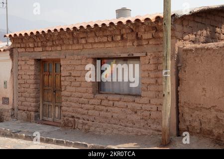 Tilcara, Argentinien. 25. November 2022: Altes Haus in Tilcara, Nordargentinien. Stockfoto