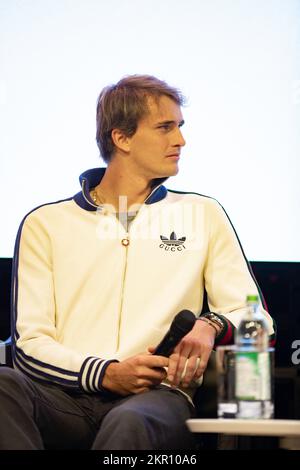 München, Deutschland. 28.. November 2022. Alexander Zverev bei der ISPO Cup Verleihung an Patagonien am 28.11.2022 in München. -- Alexander Zverev bei der ISPO-Cup-Zeremonie in Patagonien am 28. November 2022 in München. (Foto: Alexander Pohl/Sipa USA) Guthaben: SIPA USA/Alamy Live News Stockfoto