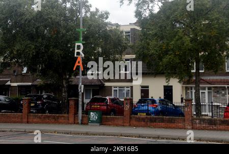 Dublin, Irland. 3.. Okt. 2022. 20221003: Die Buchstaben IRA (Vertreter der irischen Republikanischen Armee) sind auf einem Laternenpfahl in dem überwiegend katholischen Gebiet, bekannt als Bogside in Derry, Nordirland, zu sehen. (Kreditbild: © Chuck Myers/ZUMA Press Wire) Stockfoto