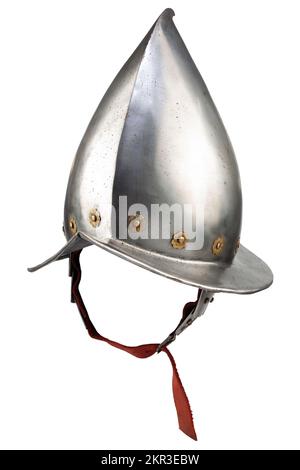 17. Jahrhundert Morion Stahlhelm isoliert auf weißem Hintergrund Stockfoto