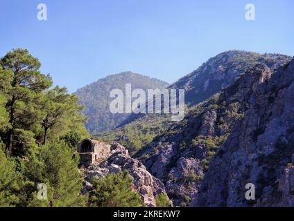 Olimpos, Antalya, Türkei, Mai 2019: Die Ruinen der antiken Stadt Olympos (Olympus). Architektonische Überreste des Lykers Stockfoto