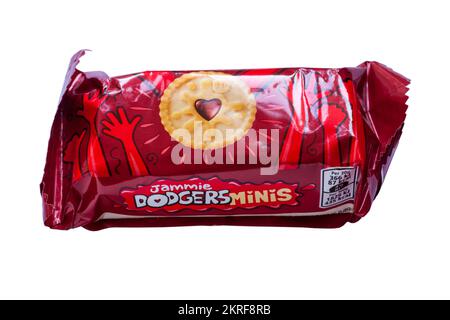 Jammie Dodgers Minis Himbeergeschmack Snack isoliert auf weißem Hintergrund - Kekse Kekse Kekse Stockfoto