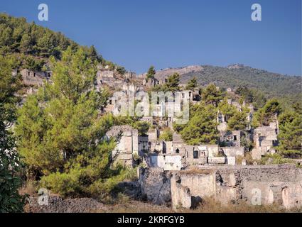 Fethiye, Mugla, Türkei, Mai. 2018 Uhr: Ruinen von Kayakoy Village in Fethiye Town, Kayakoy Village ist ein altes verlassenes historisches griechisches Dorf Stockfoto