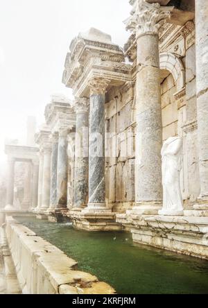 Sagalassos, Burdur, Türkei, Okt. 2019: Der monumentale Brunnen von Sagalassos, die antike Stadt wurde auf den südlich gelegenen Hängen des Taurus gegründet Stockfoto