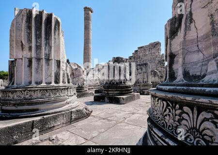 Didim, Türkei - 23. August 2021 Ein Blick vom Apollo-Tempel in Didyma oder Didymaion war der viertgrößte Tempel in der antiken griechischen Welt Stockfoto