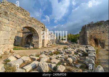 Tlos Ruinen und Gräber, eine antike lykische Stadt in der Nähe der Stadt Seydikemer, Mugla, Türkei. Stockfoto